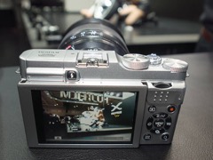 CP+】富士フイルム、新ミラーレスカメラ「X-A2」を披露 - デジカメ