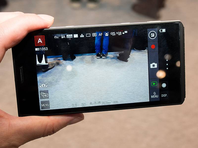 SIMフリーのスマートフォン機能を内蔵した1インチセンター搭載デジタルカメラ