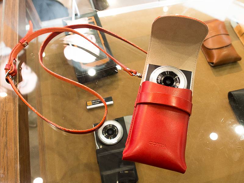 レザーケースに入れたところ