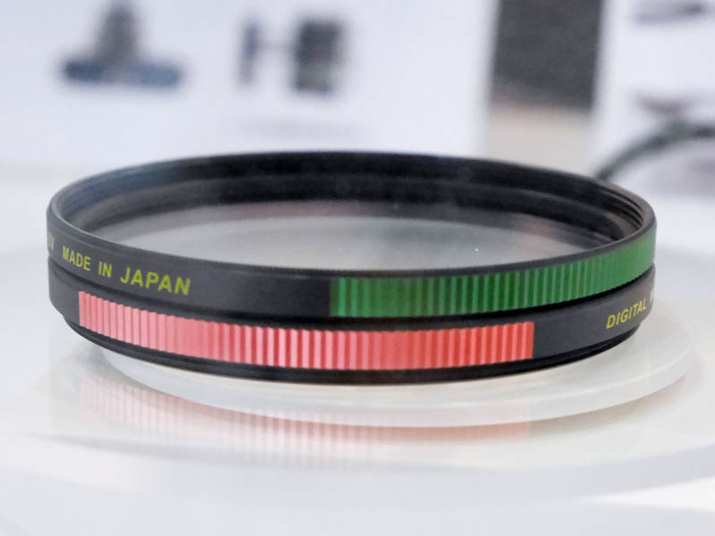 フィルターの全周にデザインが施されている