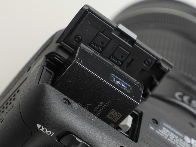 バッテリースロット