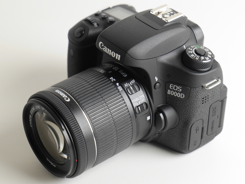 EF-S18-55mm F3.5-5.6 IS STMを装着したところ