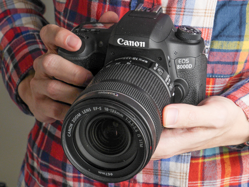 EF-S18-135mm F3.5-5.6 ISを装着したところ