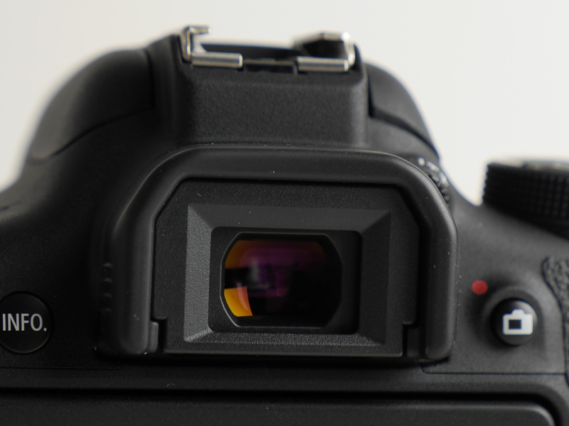 こちらはアイセンサー非搭載