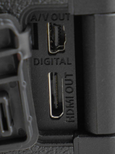 HDMI端子も備える