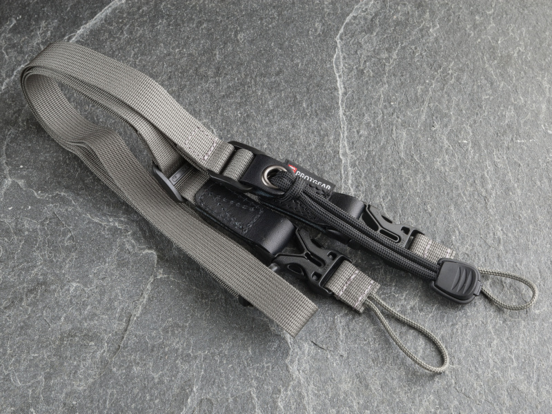 プロトギアのカメラストラップは税込5,122円。高密度ナイロンを使ったストラップだ