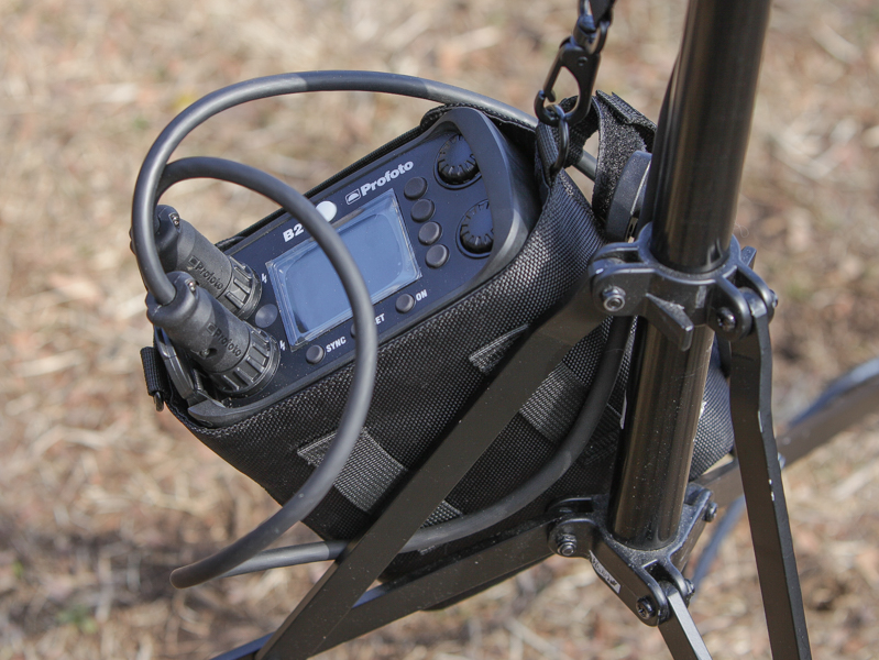 ジェネレーターには2つの出力端子が有り、2灯同時に使用できる