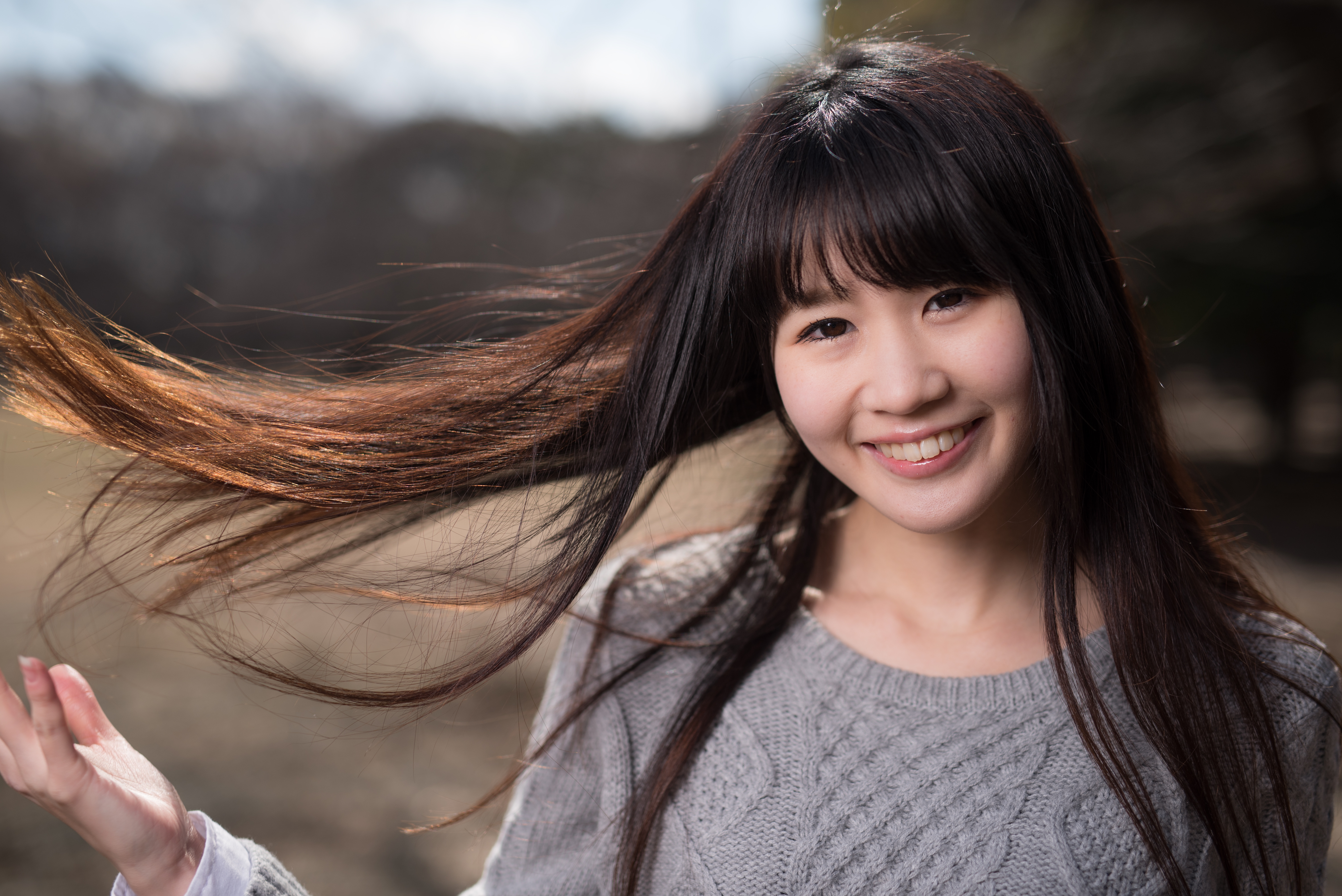 HSSと高速シャッターにより、モデルの髪の毛1本1本を写し止めることができた（画像をクリックすると拡大します）