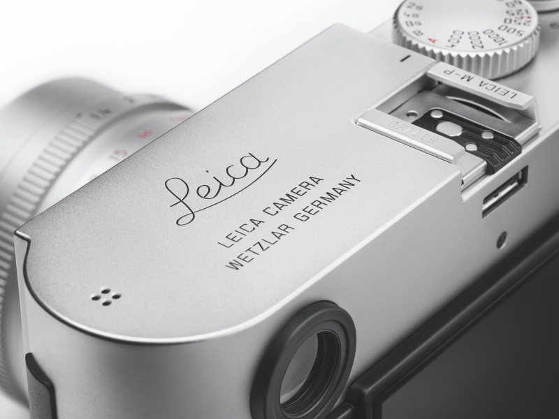 エングレーブのイメージ（写真はライカM-Pのもの）