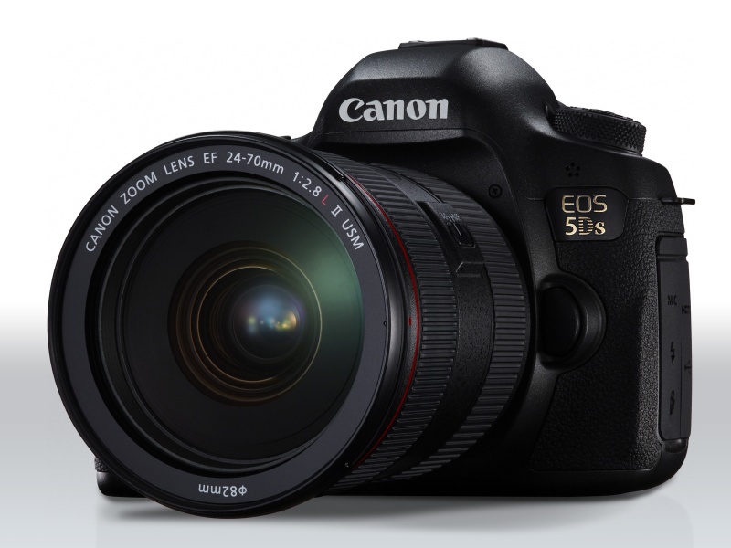 展示機種のひとつ、EOS 5Ds（6月発売予定）