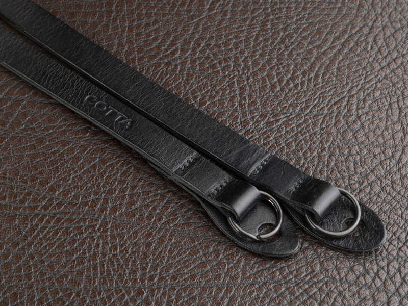 ブラック塗装の二重リングを使用。二重リングはシルバーが大半なので珍しいスタイルだ