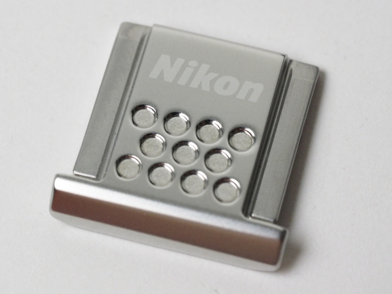 表面の窪みは、おそらく脱着時のすべり止め