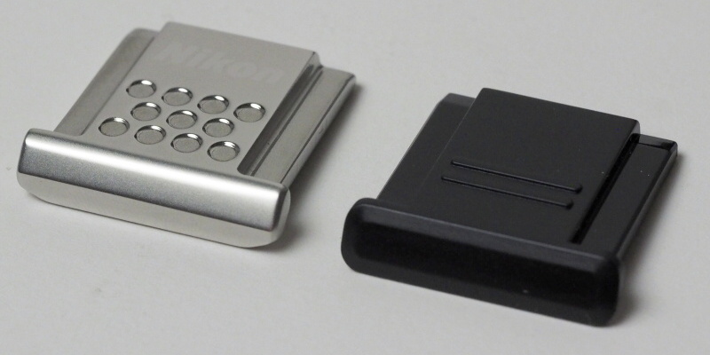 ステンレスのASC-01（左）と樹脂製のBS-1（右）