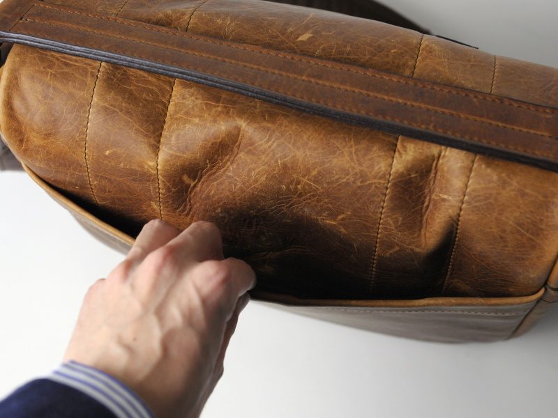 背面にもポケット