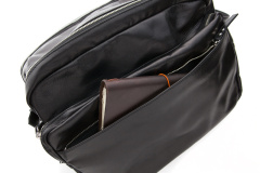 かや　カメラバッグ 小林幹幸氏プロデュースのオールレザー製カメラバッグ