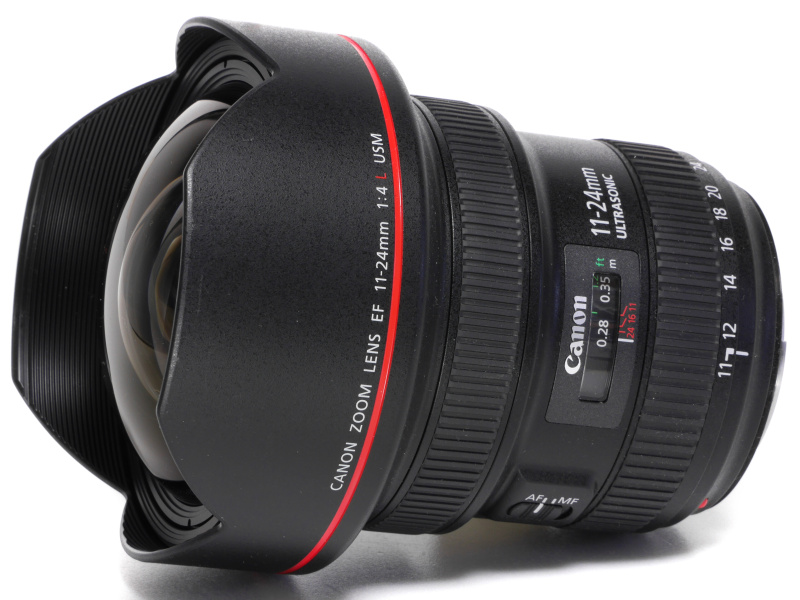最短撮影距離は、EF16-35mm F4L IS USMと同じ28cm。ワーキングディスタンスは15cm前後といったところ。焦点距離の短さを考えると、あともう少し寄れるとなお良かった