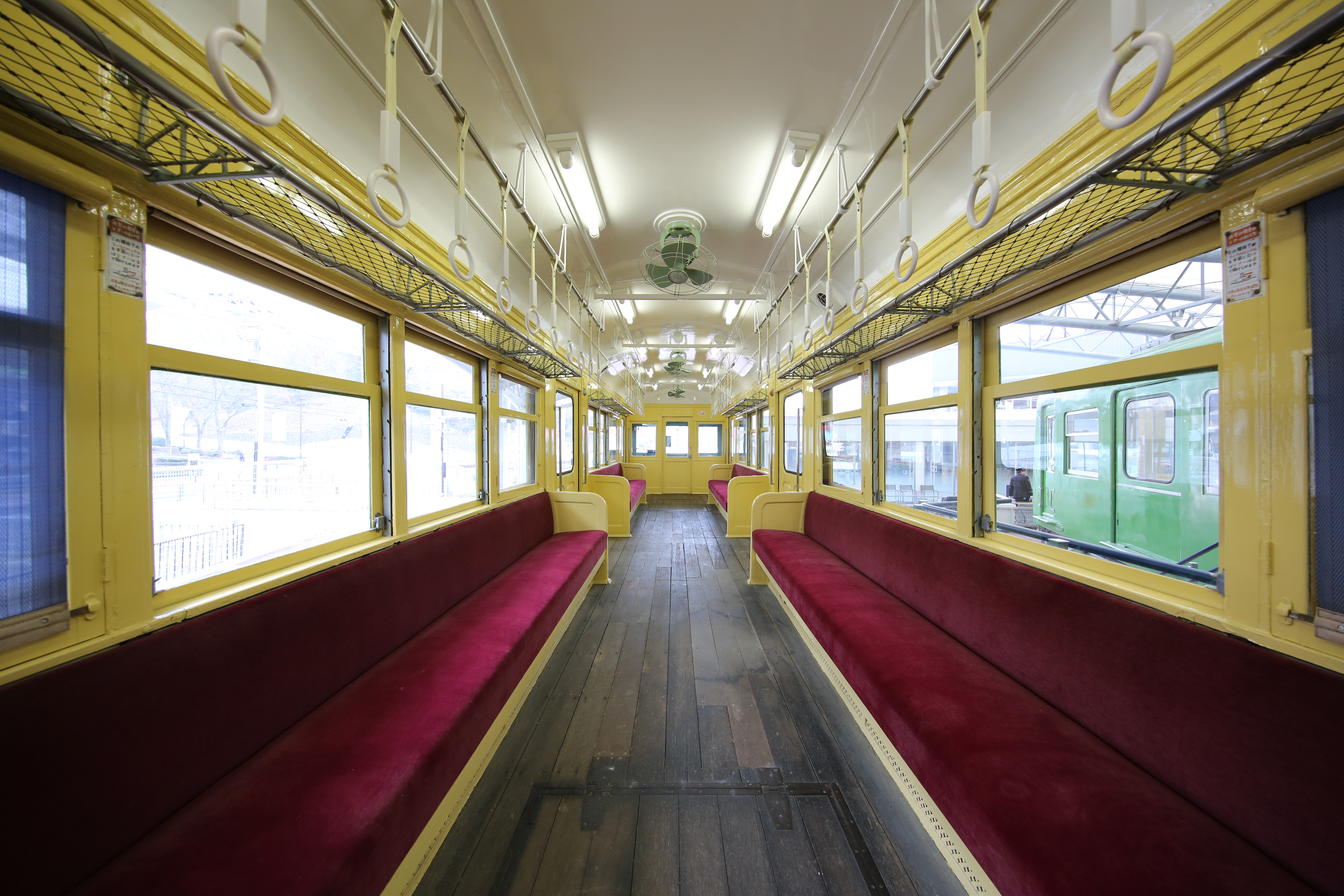 EOS 5D Mark III / 1/50秒 / F5.6 / +1.3EV / ISO800 / 絞り優先AE / 11mm（<a href="http://www.keio-rail-land.jp/" class="n" target="_blank">京王れーるランド</a>で撮影）