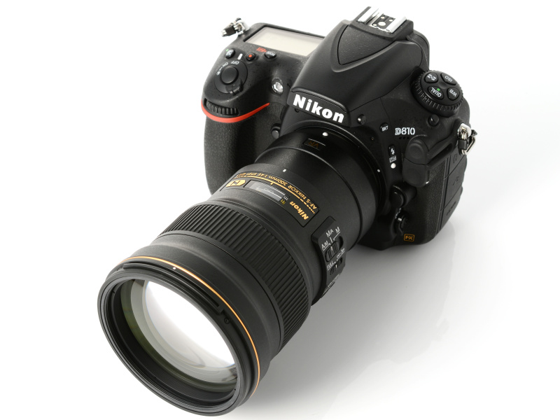 AF-S NIKKOR 24-70mm f/2.8G EDと同じくらいのサイズに収まっている