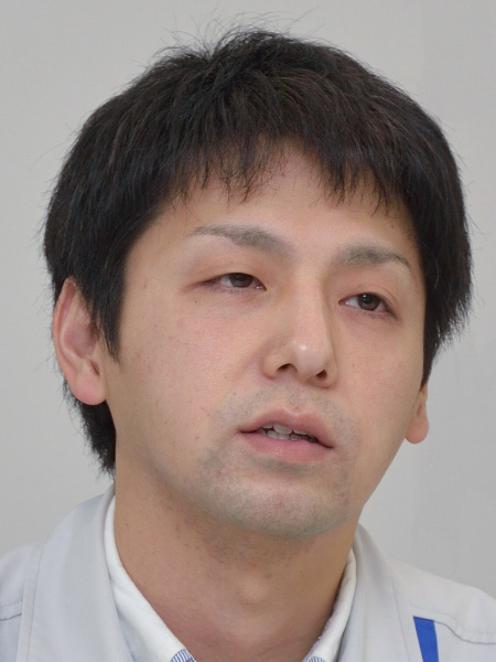 熊谷興一氏<br class="">株式会社タムロン基礎開発本部 基礎開発一部 開発二課<br class="">「USDの減速カーブを見直し、焦点深度内に限りなく収まるようにフォーカスレンズを制御してピント精度の向上を図っています」