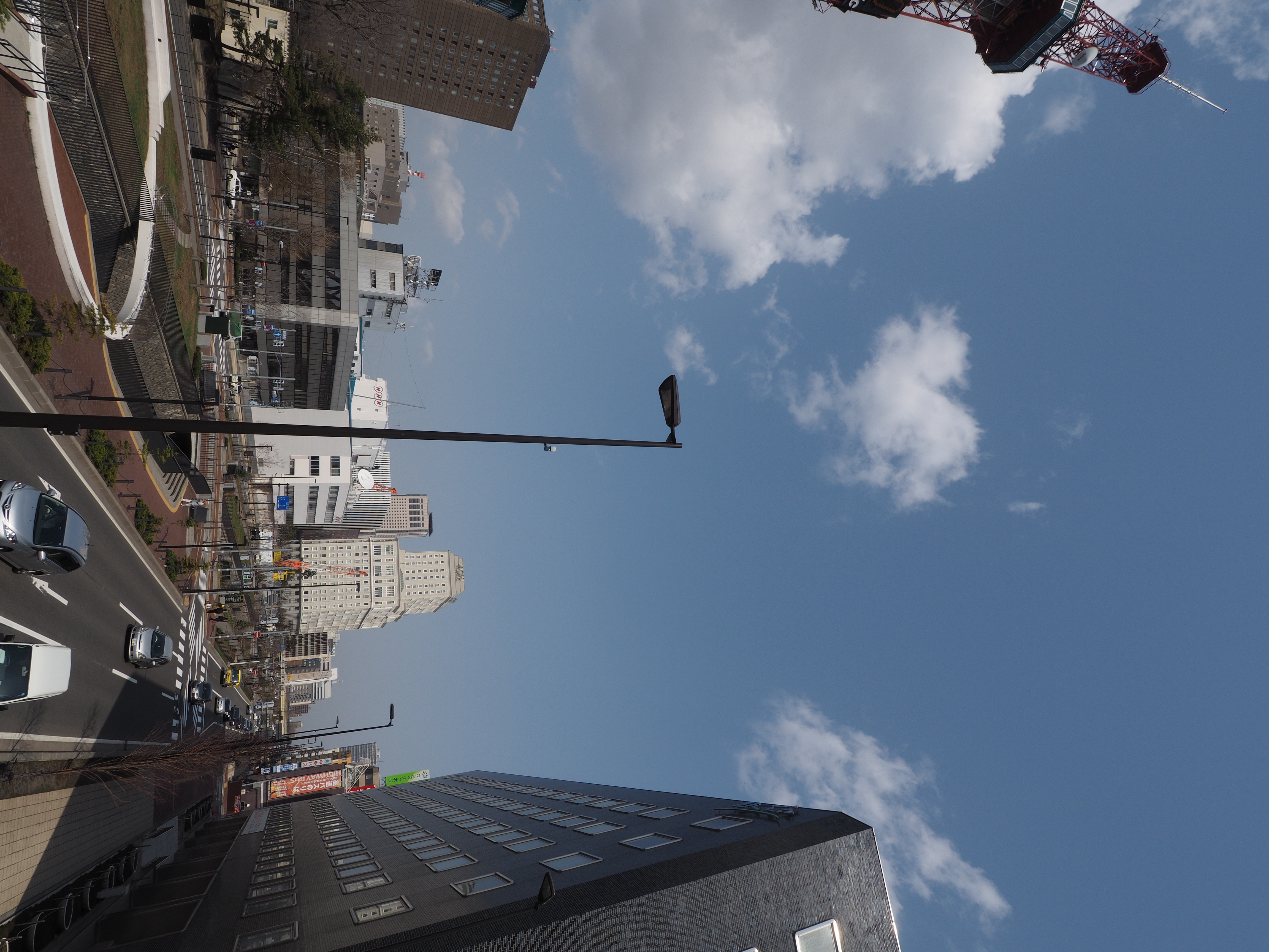 11コマで約180度振った元画像（の同時記録のJPEG画像）。