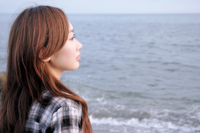 人物写真では肌のトーンは重要。やわらかい光によって、肌のグラデーションはもちろん、髪の毛もきれいに再現した。