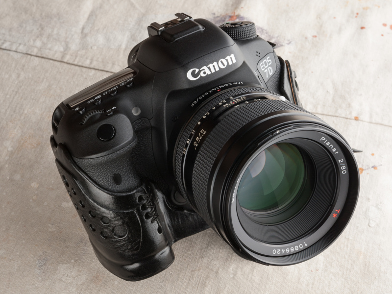 リコイルのEOS 7D MarkIIケースは3万9,496円。お得意のヘビーウエイトレザーを使っている