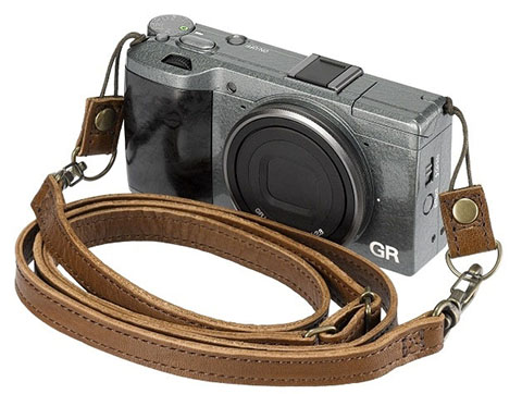 栃木レザー」採用のリコーGR用カメラバッグ - デジカメ Watch Watch