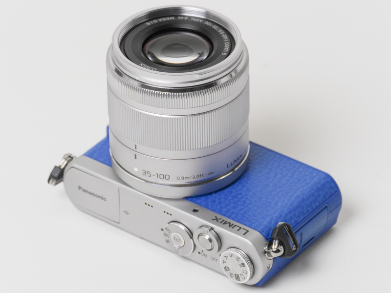 GMシリーズの最新モデルLUMIX DMC-GM1Sに装着したところ