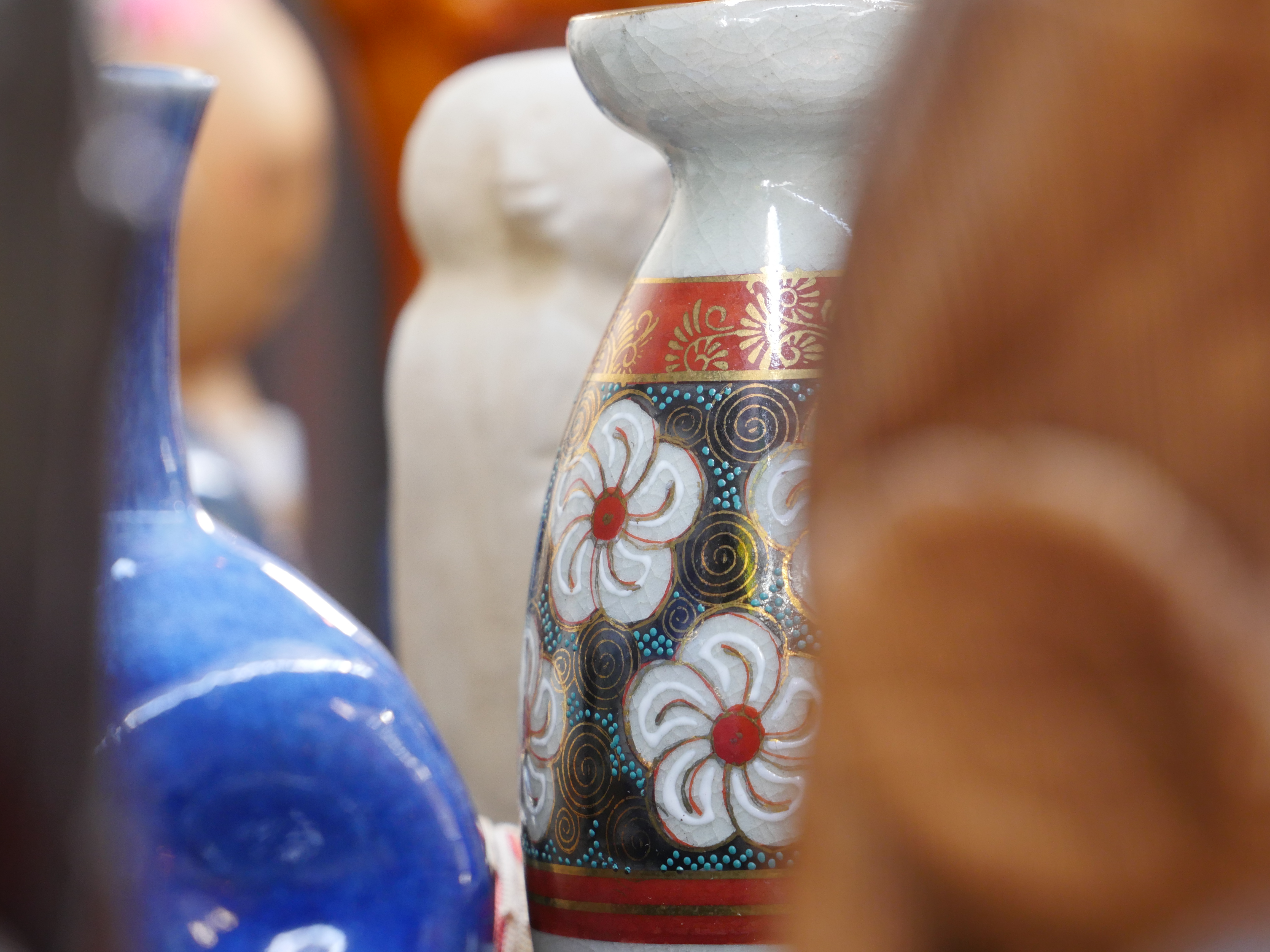 絞り開放・最短撮影距離（約90cm）で撮影。DMC-GH4 / 1/15秒 / F5.6 / +0.7EV / ISO800 / 絞り優先AE / 100mm