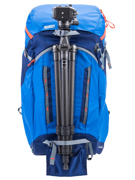 三脚の持ち運びにも対応