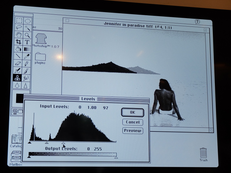 人物を切り抜くため、コントラストのあるBチャンネルを利用