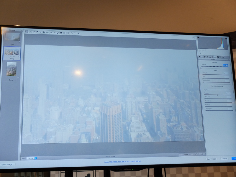 逆に、都市が霧の中に消えたような効果