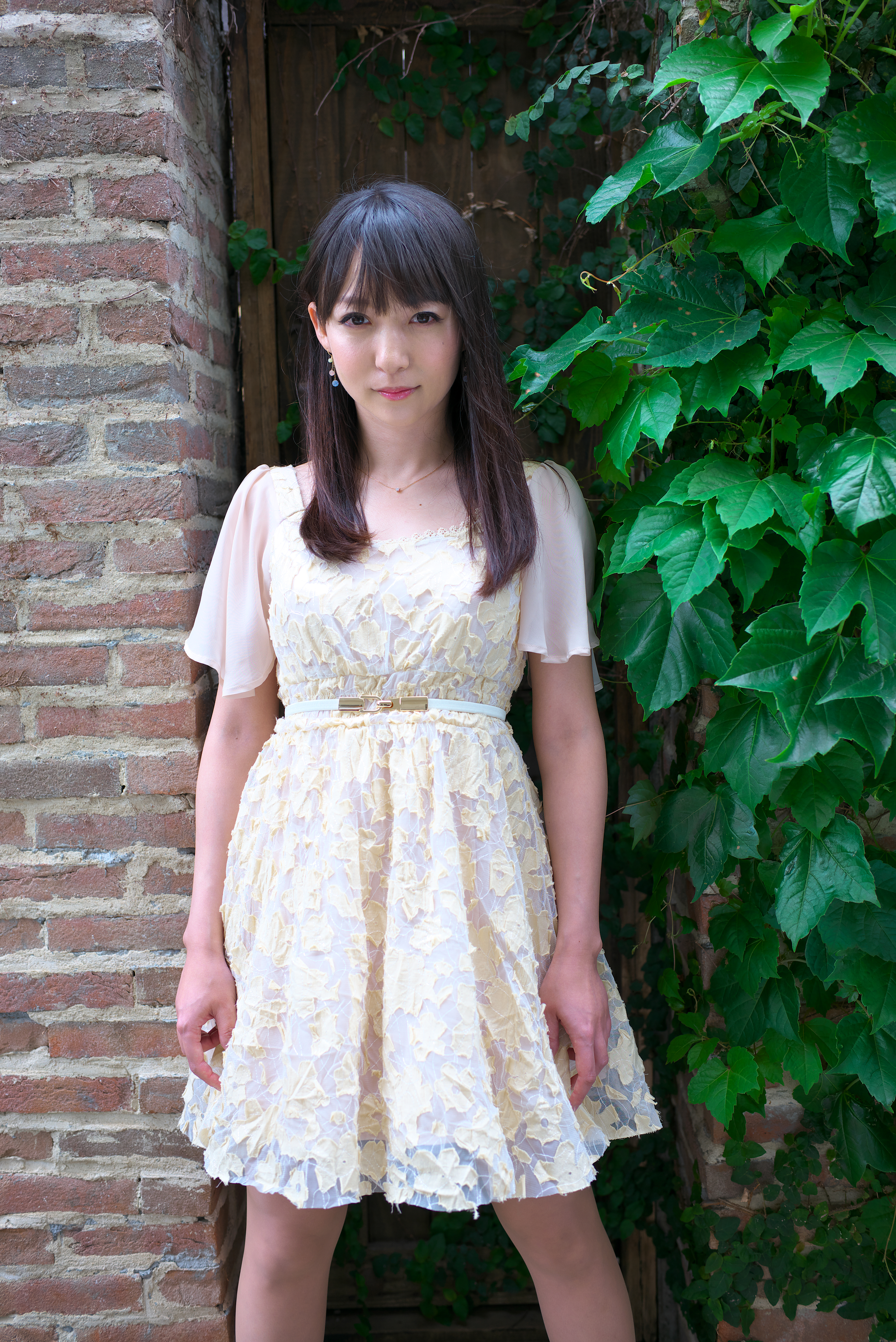 被写体とカメラを正対させれば広角らしさを抑制することがでできる。壁や葉の再現も見事で、画像の平坦性が非常に優秀な証であろう。ライカM（Typ 240） / 1/250秒 / F2.8 / 0EV / ISO200 / マニュアル / 35mm