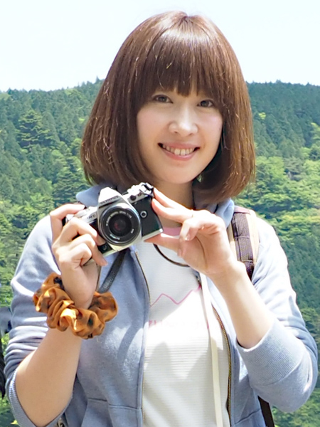 講師のコムロミホ先生。オリンパスデジタルカレッジなどの講師を勤めるだけでなく、雑誌・書籍への作品掲載や執筆など幅広く活躍しています。