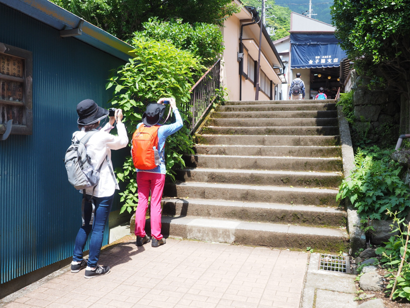 コマ参道でお土産や食べ物などのスナップを楽しみました。