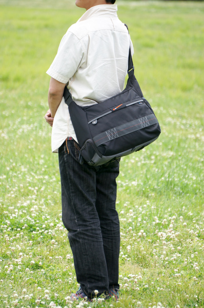 このVEOバッグの中に三脚が！