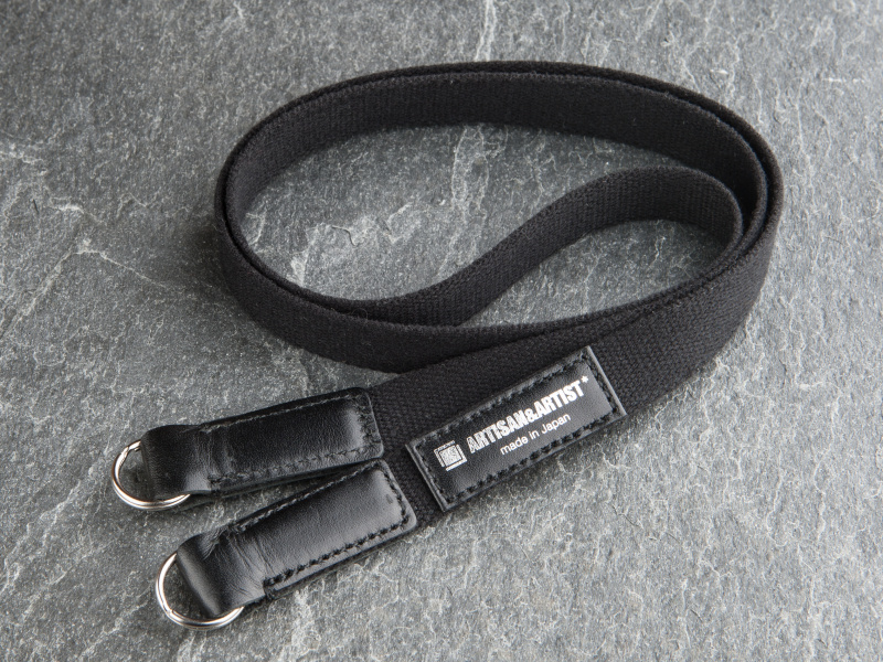 アルティザン&amp;アーティストのACAM-111は税込5,292円。15mm幅のアクリルテープを採用している