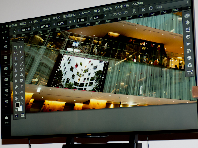 Photoshopでの合成デモも行なった。ペンタブレットと同等の感覚で操作できるという