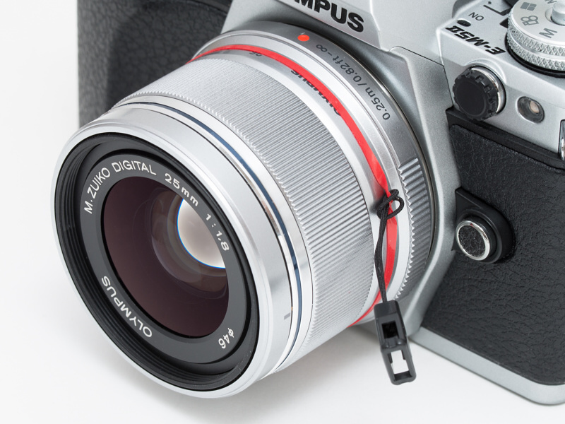 輪ゴムをレンズ鏡筒に固定