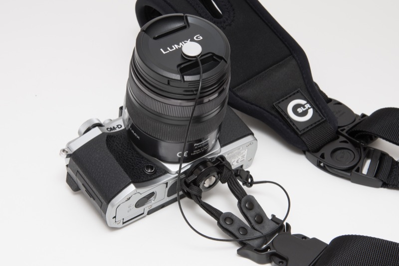 C-Loop miniにレンズキャップホルダーを装着してみた。こんな使い方もできる