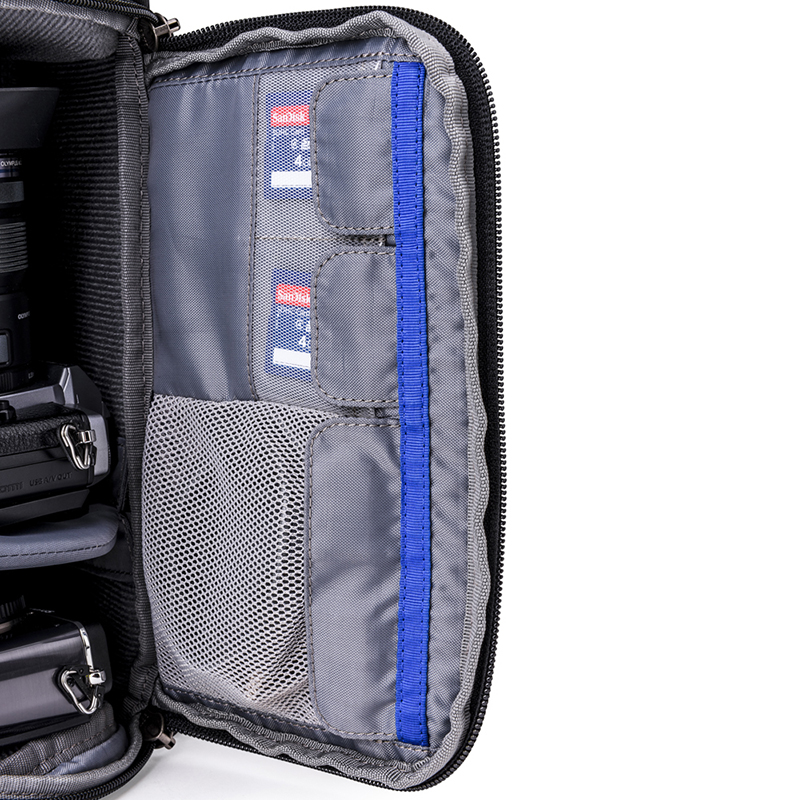 側面フラップ収納部