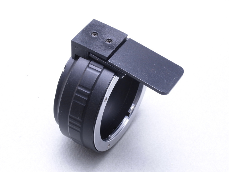 レバーのパーツをマウントアダプター側面にネジ止めしたところ