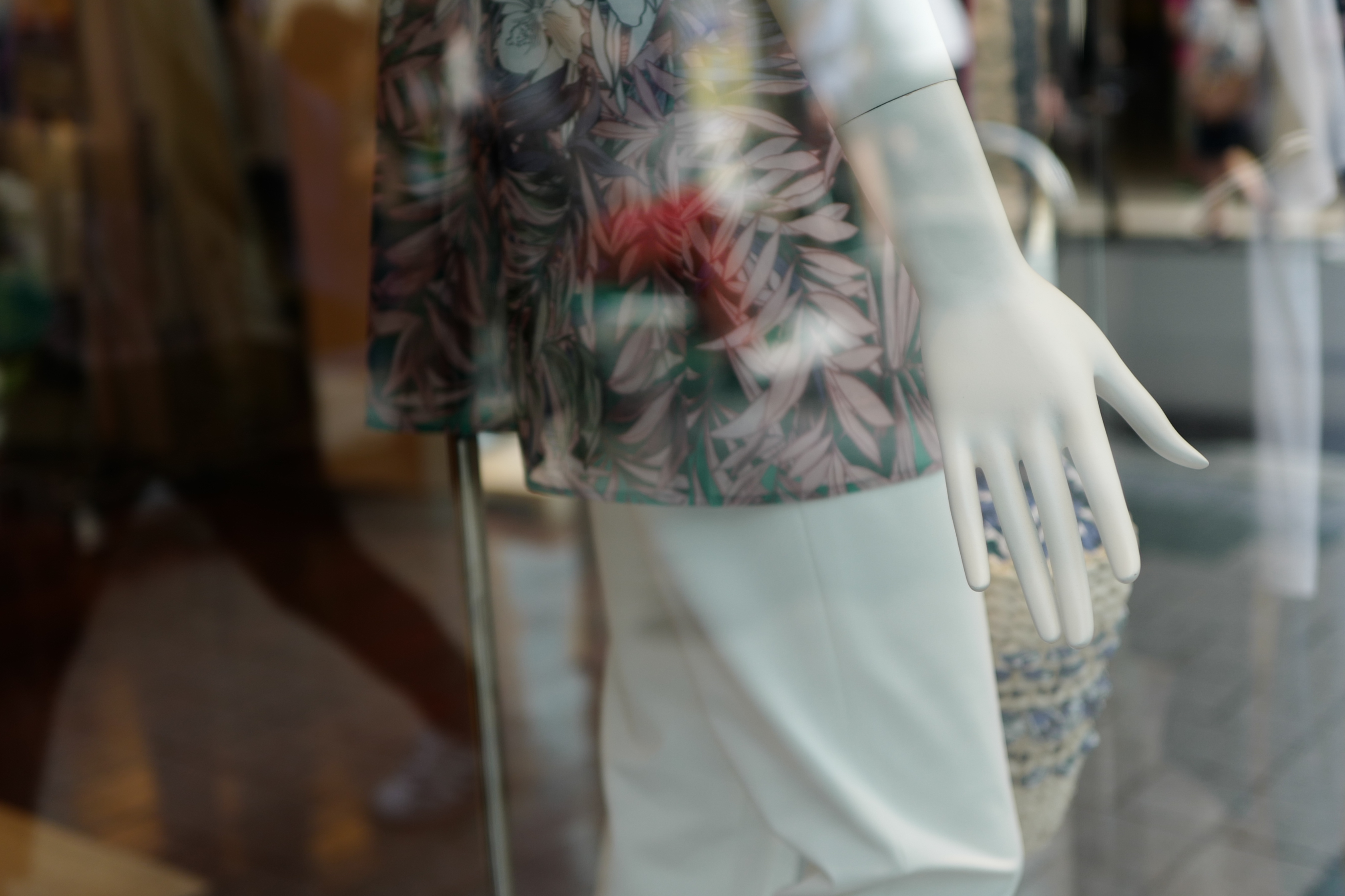 3,360×2,240 / ISO100 / F1.7 / 1/320秒 / 50mm相当クロップ