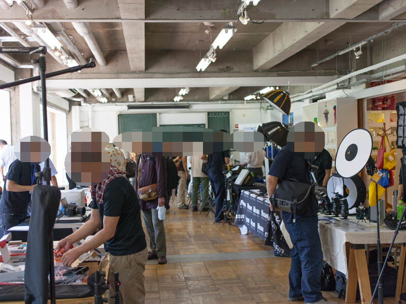 10社のブースが並んだ