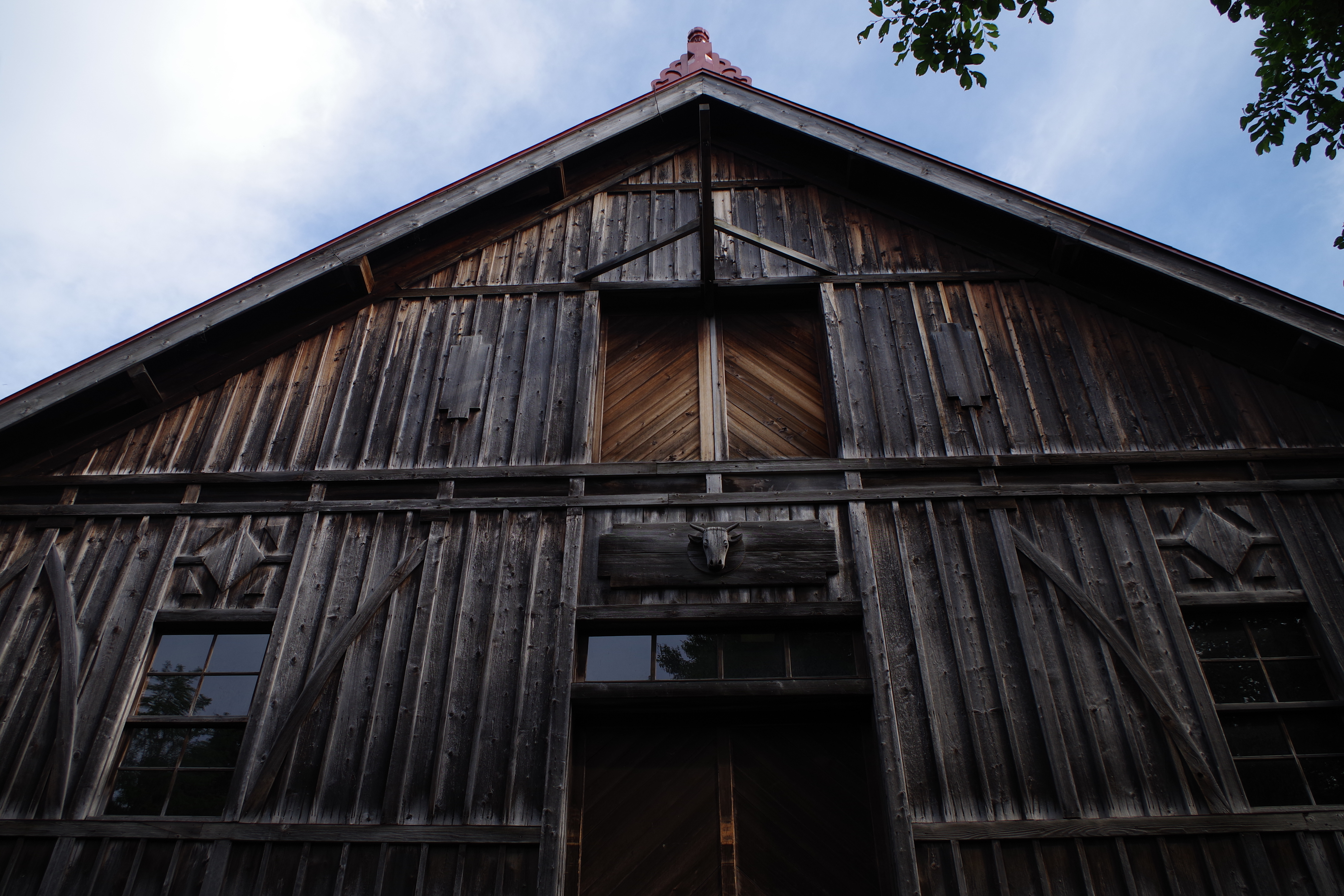 高級タイプのレンズではないが、しっかりした解像感と質感再現が楽しめる。<br class="">K-S2 / DA L 18-50mm F4-5.6 DC WR RE / F5.6 / 1/250 / -0.7EV / ISO100 / 18mm