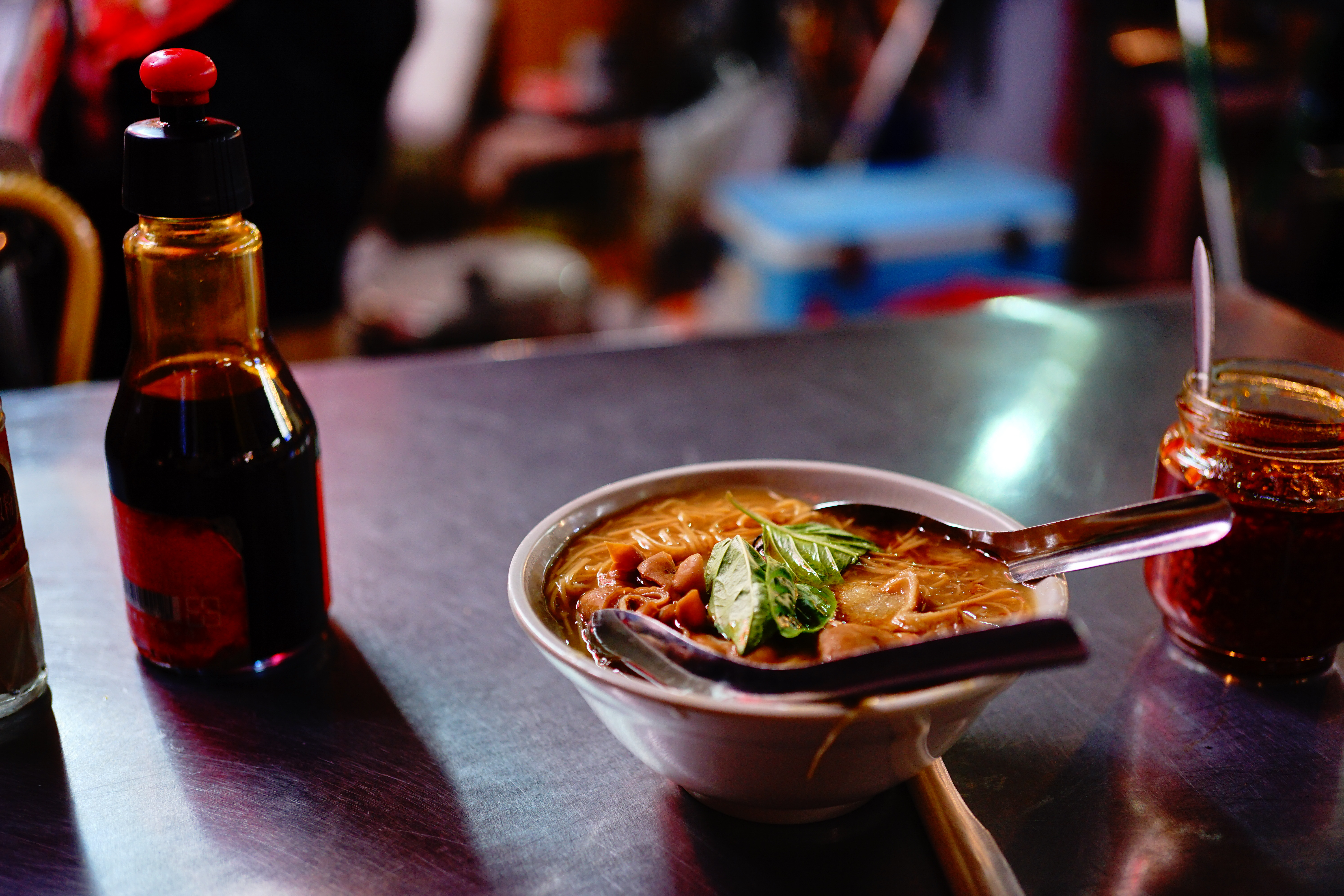 α7 II / HELIAR 40mm F2.8 / F2.8 / 1/50 / 0EV / ISO400 / 40mm