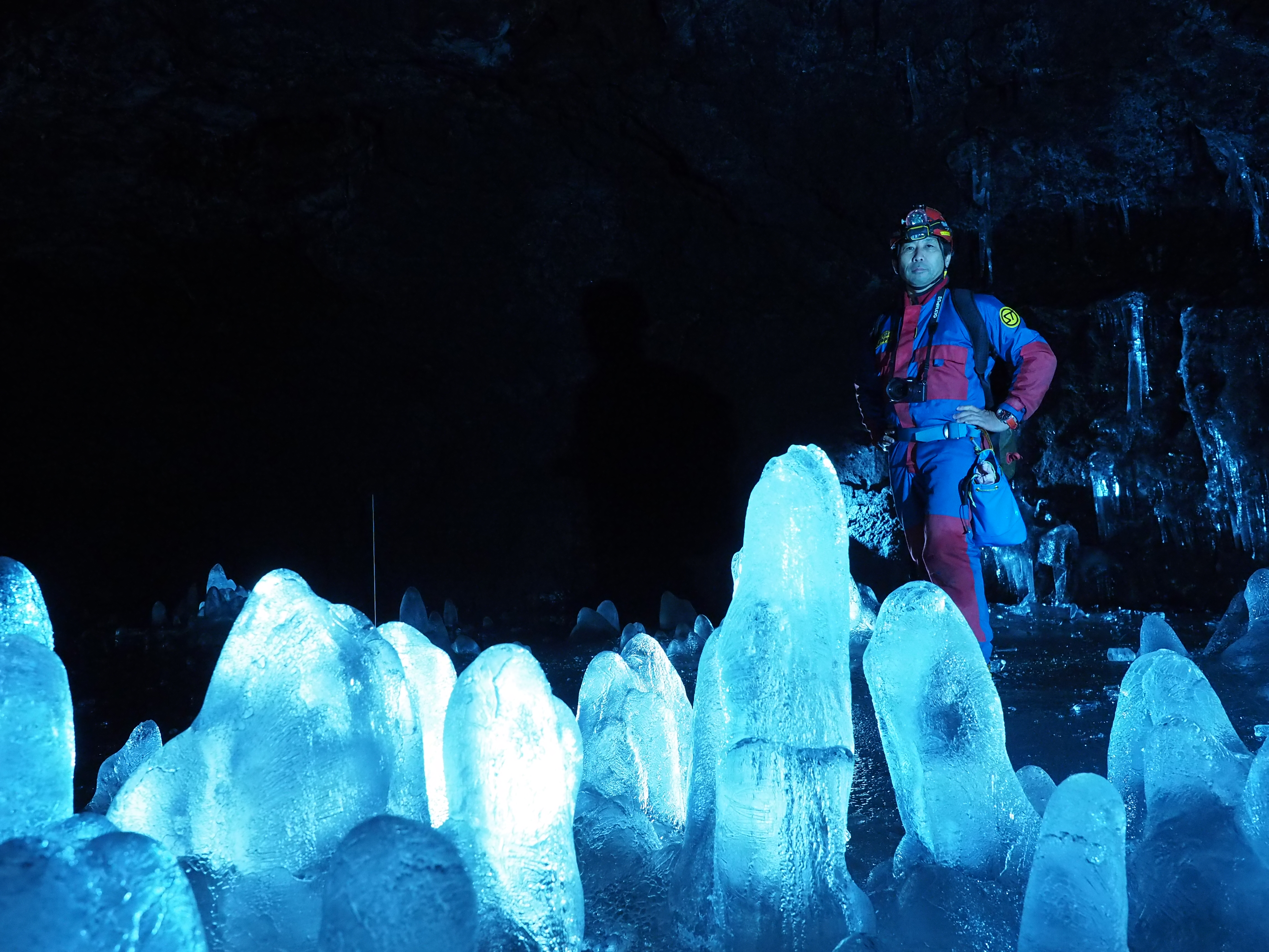 モニター撮影でもAF駆動やレリーズタイムラグが変わらない点と測距点の隙の無さは◎。アングルの自由度が高まる。M.ZUIKO DIGITAL ED 12-40mm F2.8 PRO / 1/20秒 / F4 / ISO3200 / 絞り優先AE / 12mm