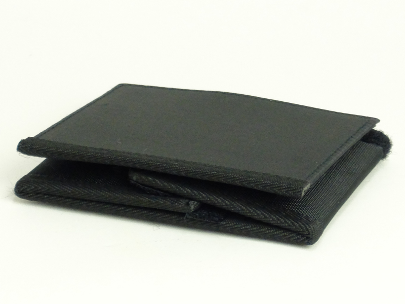 サンシェードは折りたたみ可能