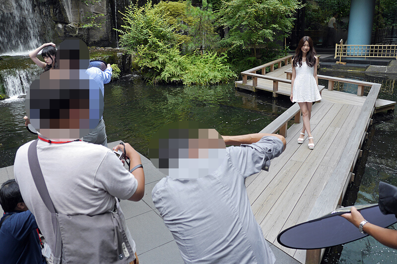 竹下明希さんは少し場所を変えて撮影開始