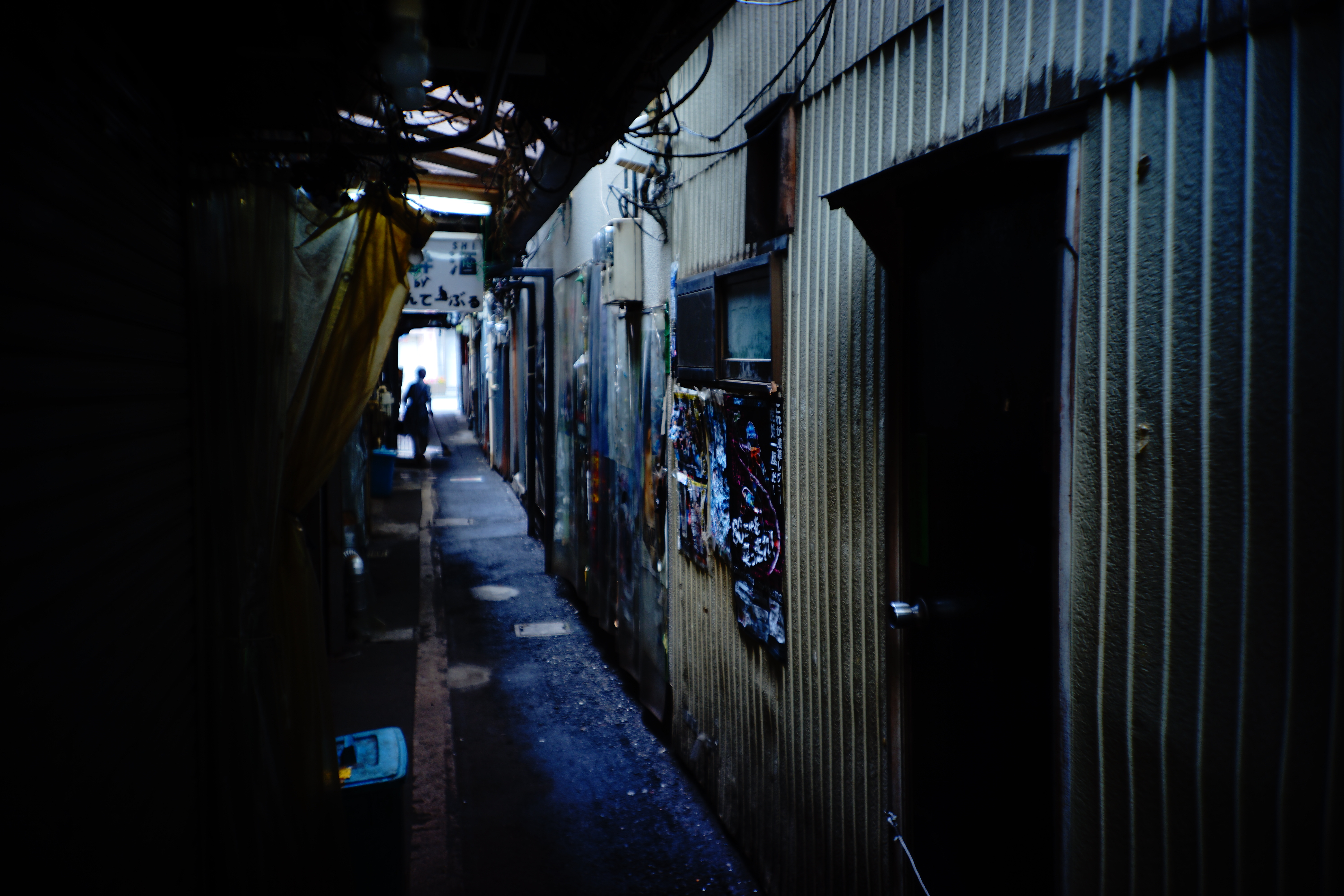 α7 II / Lomo LC-A Minitar-1 Art Lens 2.8/32 M / F2.8 / 1/40秒 / 0EV / ISO50 / 32mm / クリエイティブスタイル：クリア（コントラスト+3、彩度+3、シャープ+3）